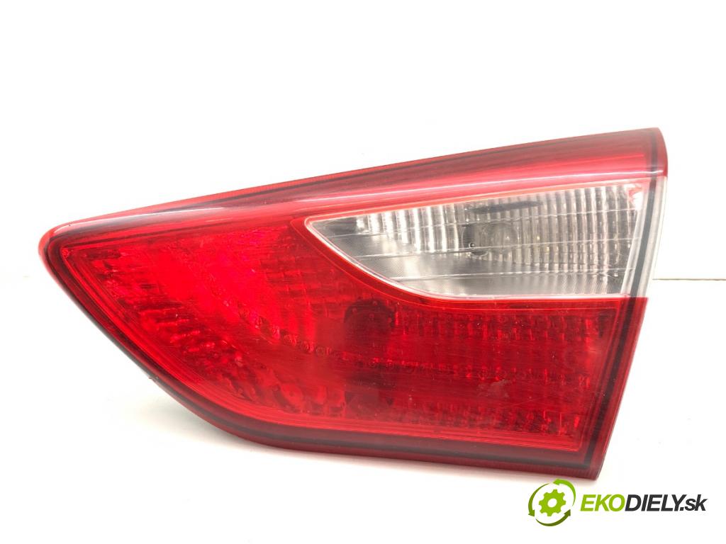 HYUNDAI i30 liftback 2013 73 kW 1.4 1396 světlo pravý zadní část vnitřní 