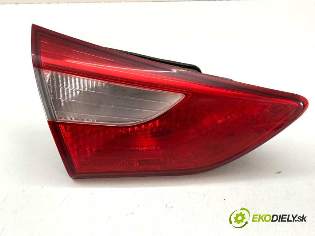 HYUNDAI i30 liftback 2013 73 kW 1.4 1396 světlo levý zadní část vnitřní 