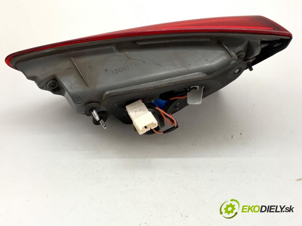 HYUNDAI i30 liftback 2013 73 kW 1.4 1396 světlo levý zadní část vnitřní