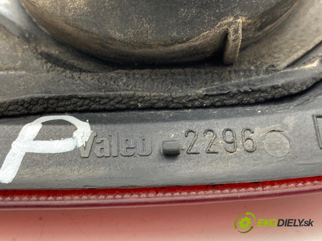 LAND ROVER FREELANDER I samochód terenowy otwarty 2001 86 kW 1.8 4x4 1796 světlo pravý zadní část