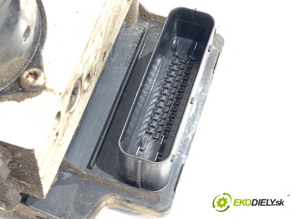 LAND ROVER FREELANDER I samochód terenowy otwarty 2001 86 kW 1.8 4x4 1796 Pumpa ABS SRB000110 (Pumpa ABS)