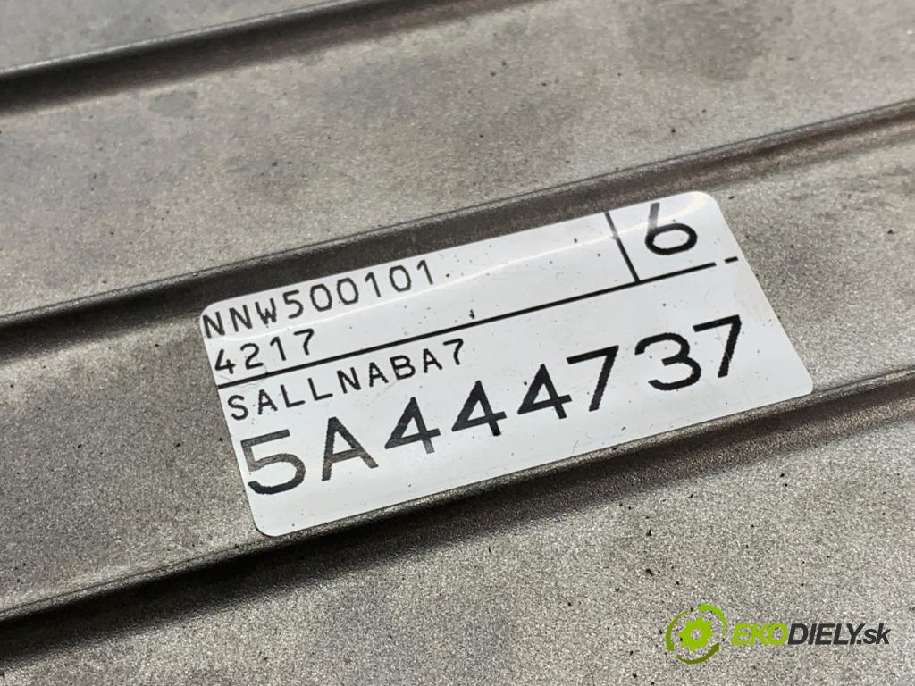LAND ROVER FREELANDER I samochód terenowy otwarty 2001 86 kW 1.8 4x4 1796 řídící jednotka motora NNW500101 (Řídicí jednotka)