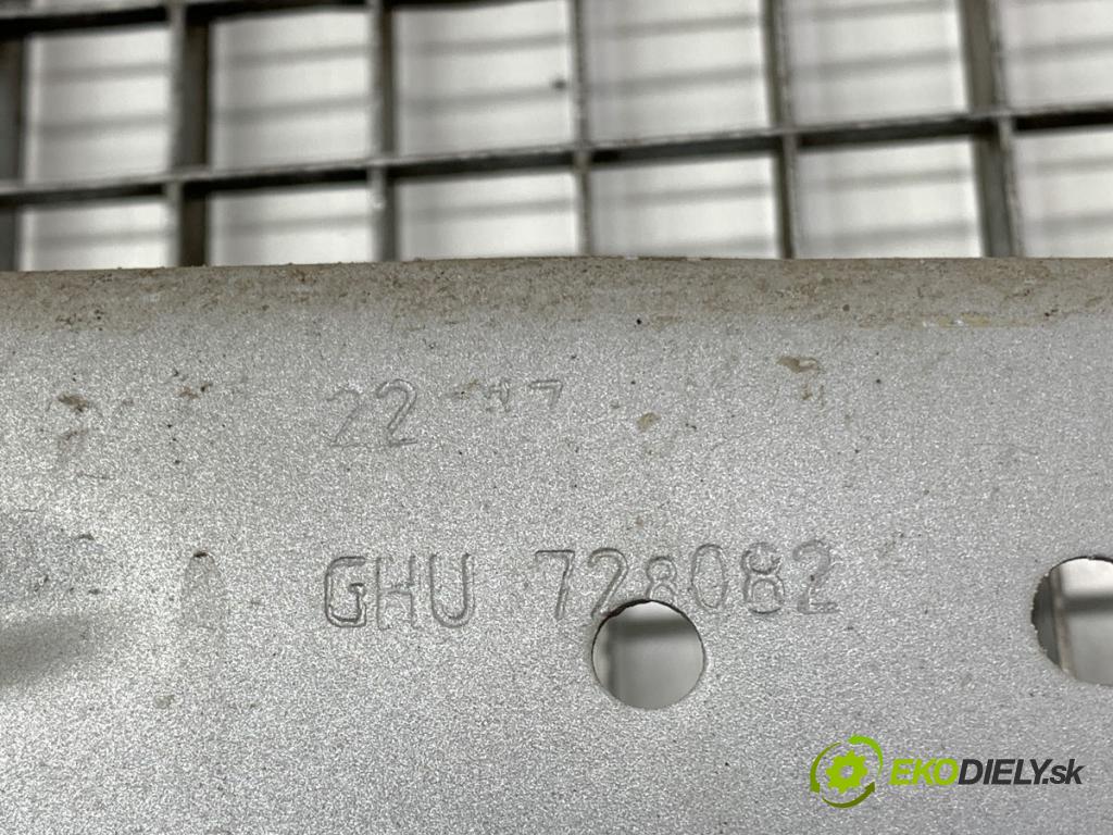 CITROEN C3 III liftback 2022 61 kW 1.2 PureTech 82 1199 výztuha nárazníka zadní část  (Zadní výztuha)