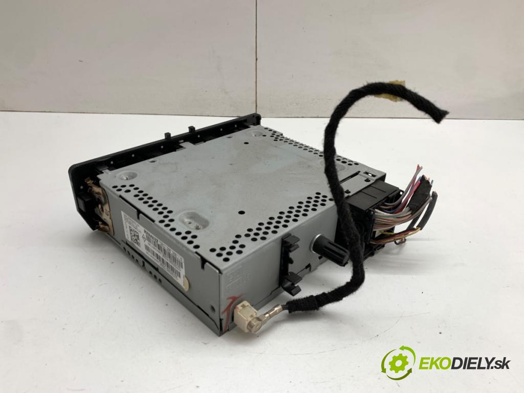 RENAULT MEGANE III liftback 2009 81 kW 1.6 16V (BZ1B, BZ1H) 1598 RADIO 281150030R (Audio zariadenie)