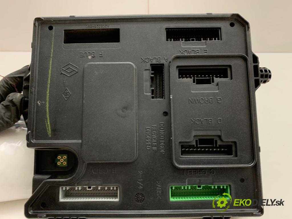 RENAULT MEGANE III liftback 2009 81 kW 1.6 16V (BZ1B, BZ1H) 1598 modul BCM 284B15986R (Řídící jednotka ostatní)