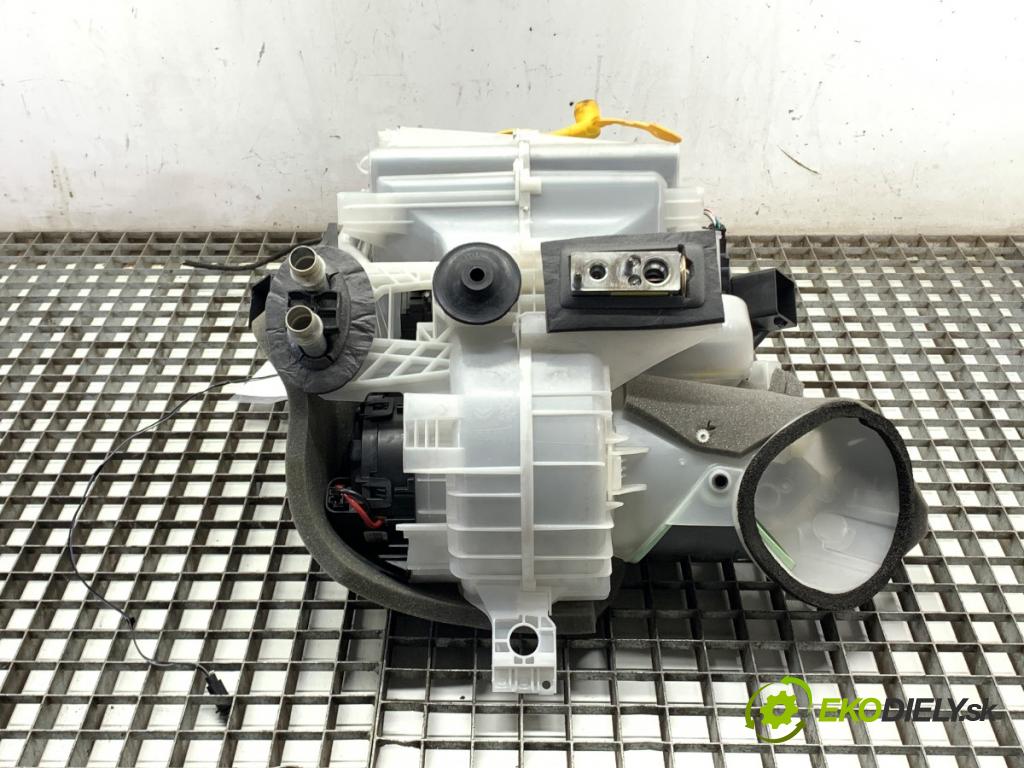 CITROEN C3 III liftback 2022 61 kW 1.2 PureTech 82 1199 Výhrevné teleso, radiátor kúrenia KOMBAJN 9813920580