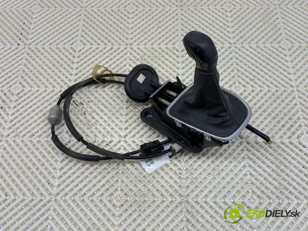 CITROEN C3 III liftback 2022 61 kW 1.2 PureTech 82 1199 kulisa 9837816580 (Řadicí páka (kulisa) )