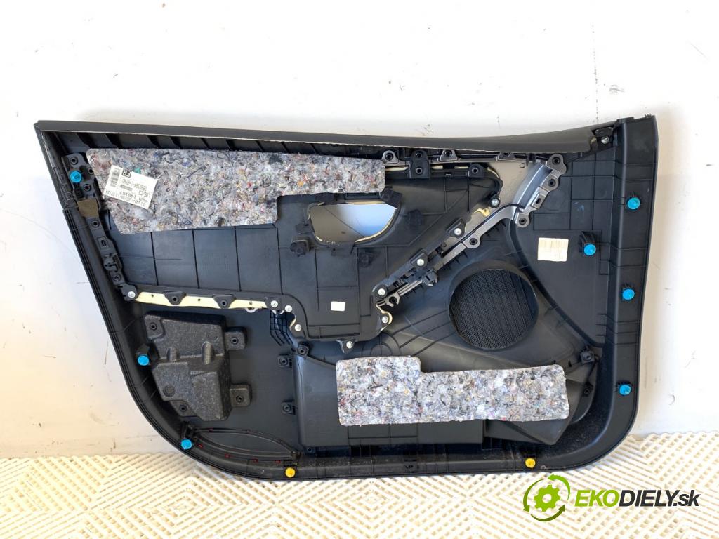 HYUNDAI i30 liftback 2013 73 kW 1.4 1396 čalúnenie Dvere pravy predný