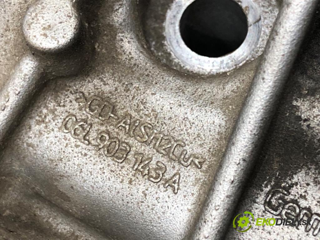 SKODA OCTAVIA III liftback 2013 132 kW 1.8 TSI 1798 Obal filtra oleja 06L903143A (Obal olejového filtra)