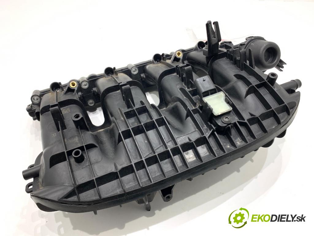 SKODA OCTAVIA III liftback 2013 132 kW 1.8 TSI 1798 potrubí sání 06K133201R (Sací potrubí)