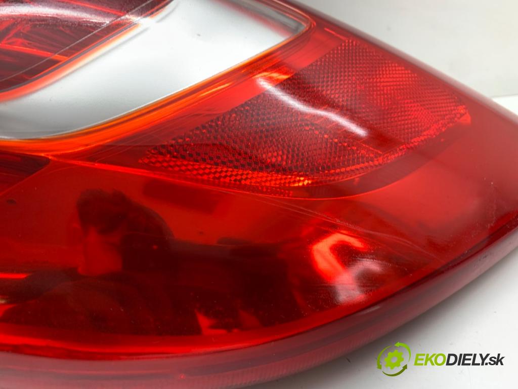 KIA SPORTAGE III SUV 2011 100 kW 2.0 CRDi 4WD 1991 světlo pravý zadní část