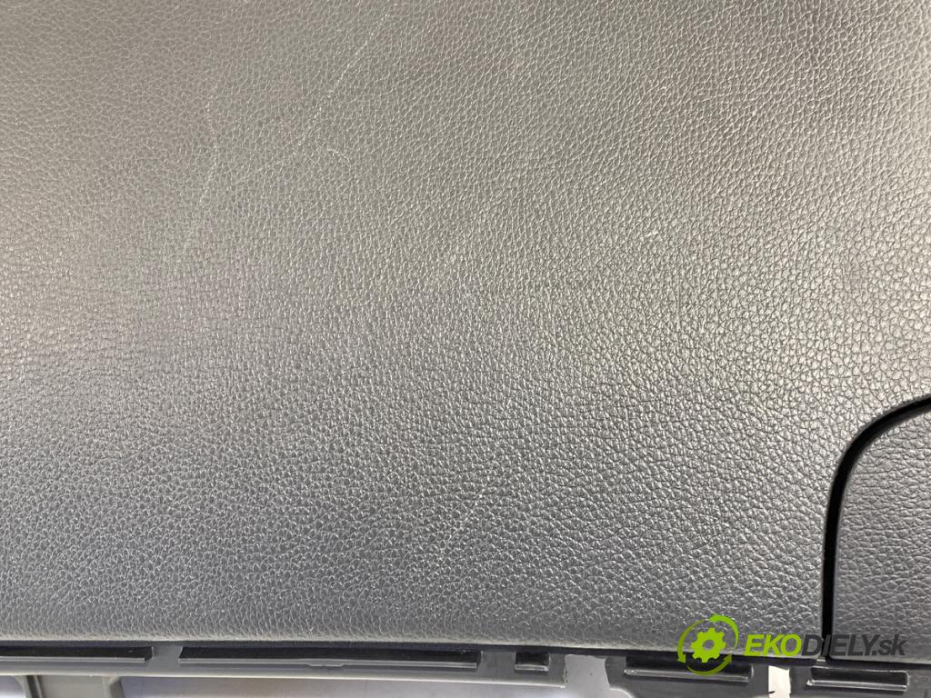 HYUNDAI i30 liftback 2013 73 kW 1.4 1396 přihrádka kastlík spolujezdce 84540-A6000 (Přihrádka (kastlík))