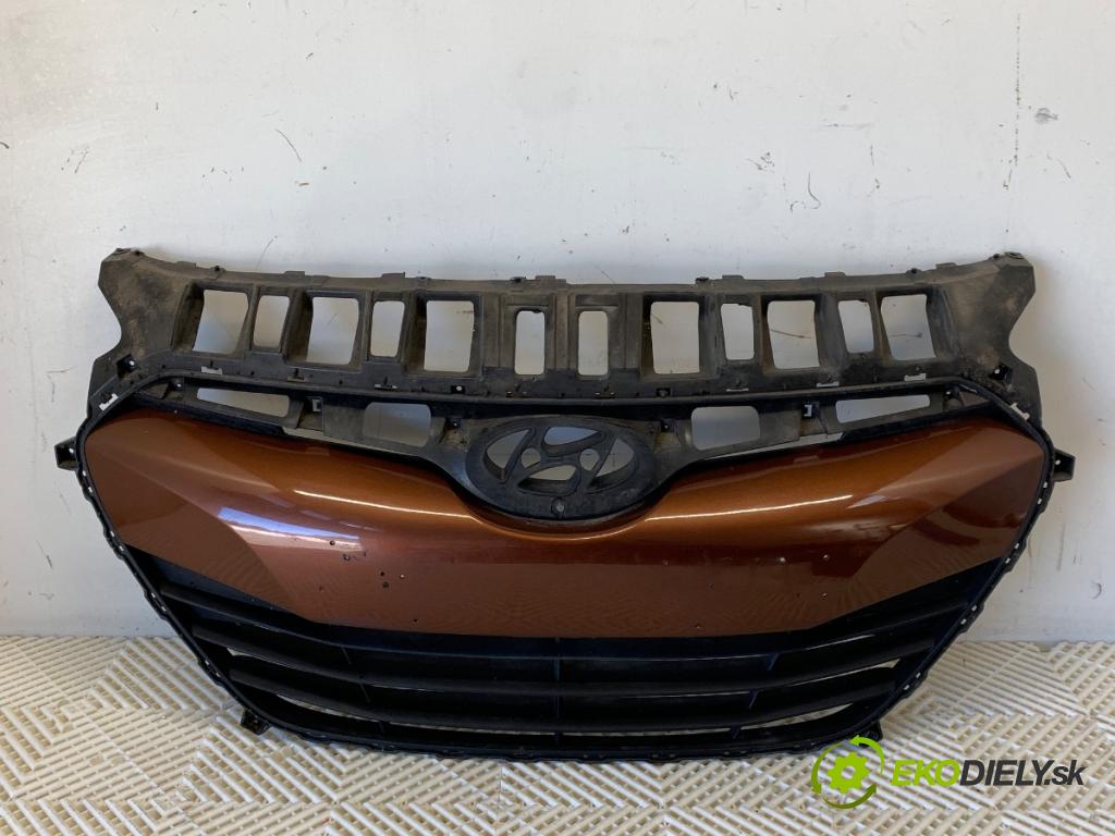 HYUNDAI i30 liftback 2013 73 kW 1.4 1396 mřížka maska 86351-A6000 (Přední mřížka (maska chladiče))