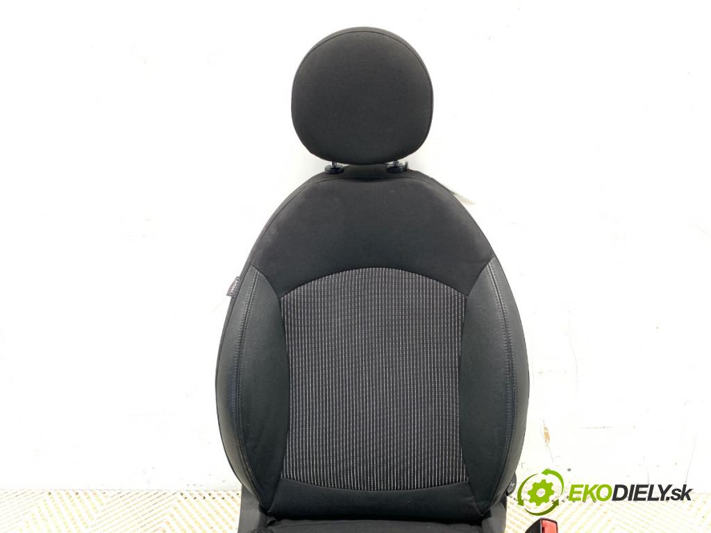 MINI CLUBMAN R55 Kombi 2009 80 kW Cooper D 1560 sedadlo pravý přední část