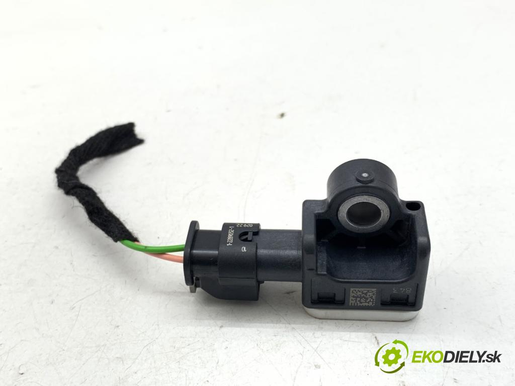 DS DS 7 SUV 2022 133 kW PureTech 180 (J45GFU) 1598 snímač nárazu 9813701080 (Snímač nárazu)