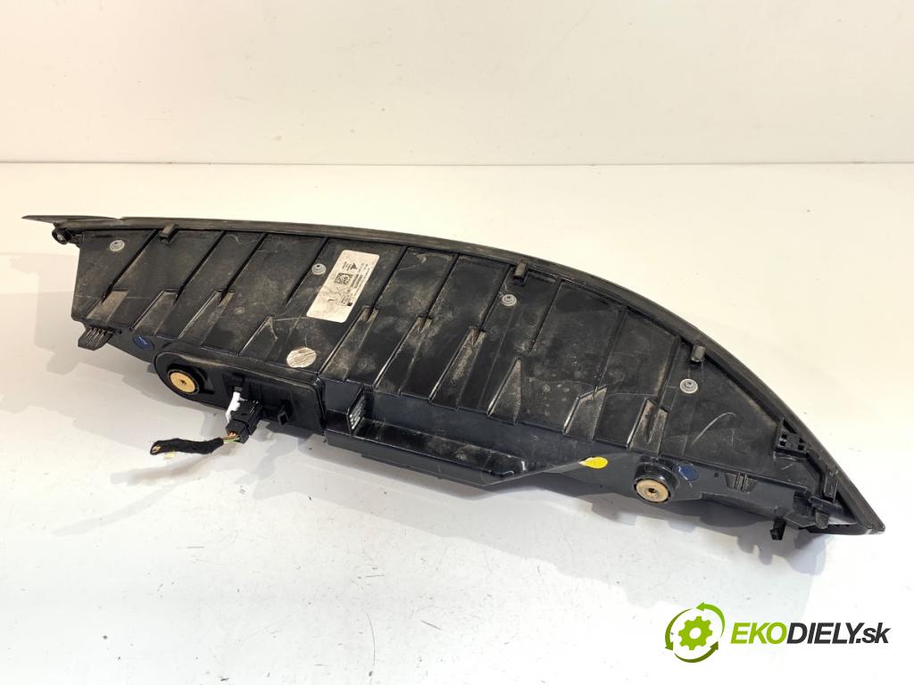 DS DS 7 SUV 2022 133 kW PureTech 180 (J45GFU) 1598 světlo levý zadní část 9824986580
