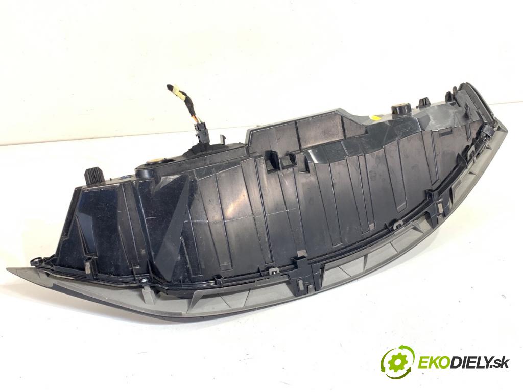 DS DS 7 SUV 2022 133 kW PureTech 180 (J45GFU) 1598 světlo levý zadní část 9824986580