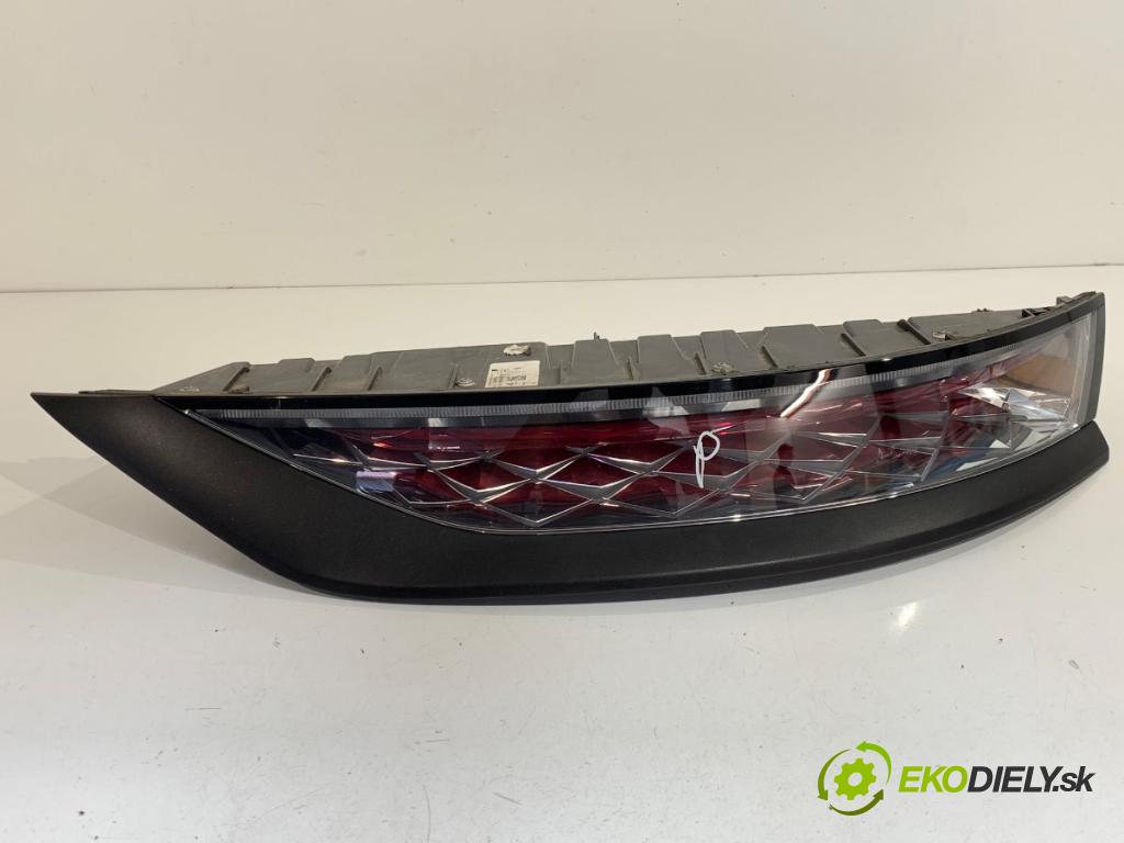 DS DS 7 SUV 2022 133 kW PureTech 180 (J45GFU) 1598 světlo pravý zadní část 9824986480