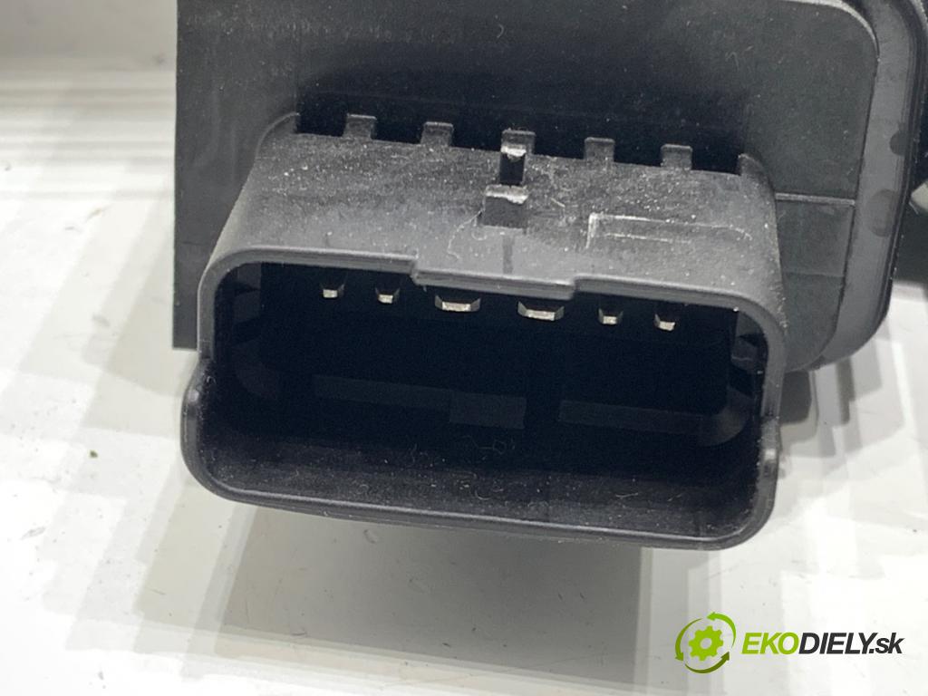DS DS 7 SUV 2022 133 kW PureTech 180 (J45GFU) 1598 mechanismus okna levý přední část 9840197680