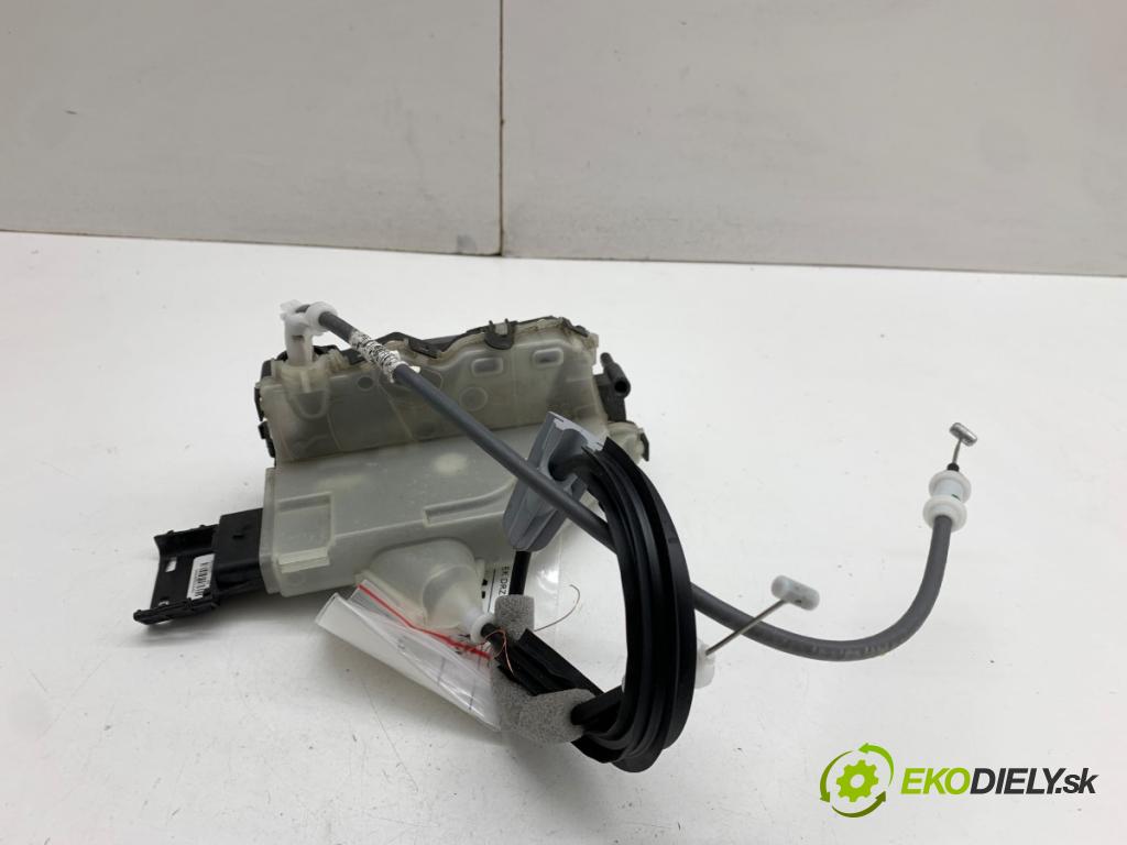 DS DS 7 SUV 2022 133 kW PureTech 180 (J45GFU) 1598 zámok Dvere pravy predný 205311