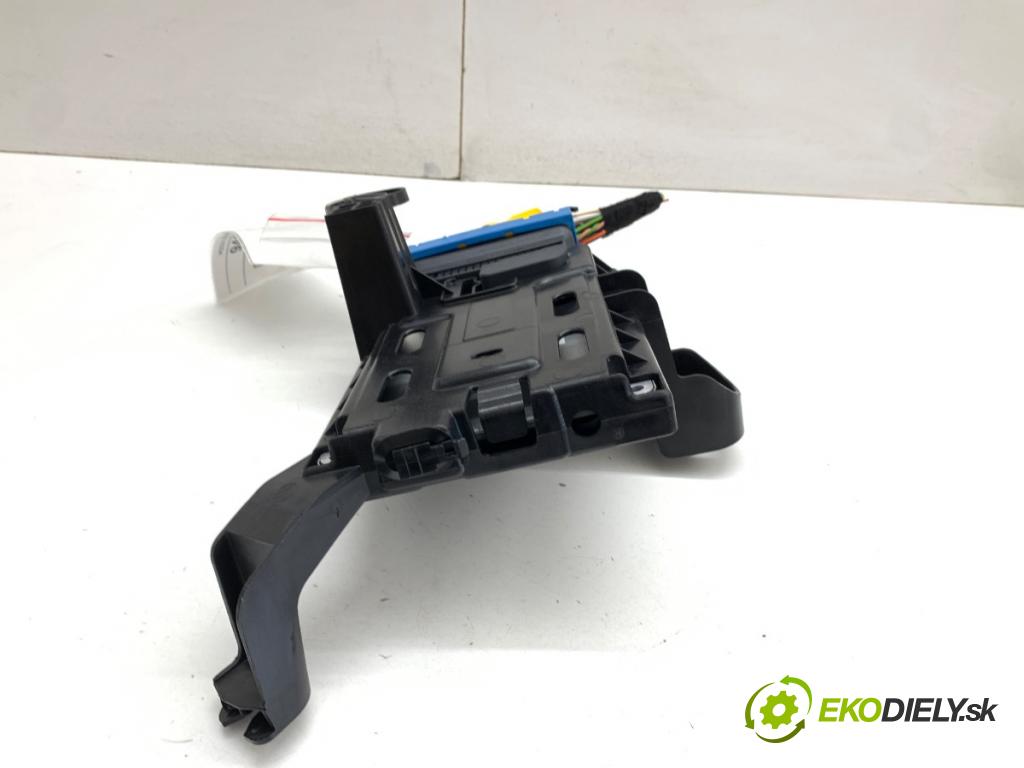 DS DS 7 SUV 2022 133 kW PureTech 180 (J45GFU) 1598 modul nápravy 9838789480