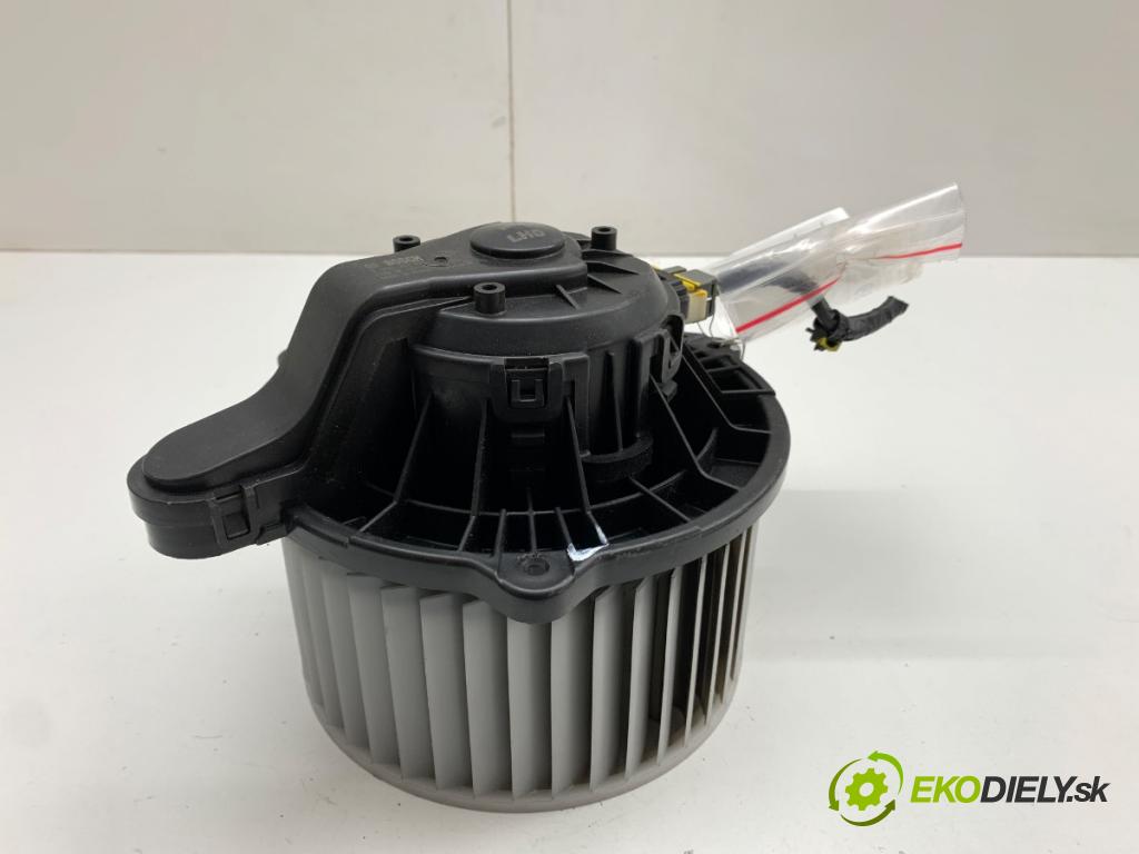 HYUNDAI i30 liftback 2013 73 kW 1.4 1396 ventilátor kúrenia F00S3B2474