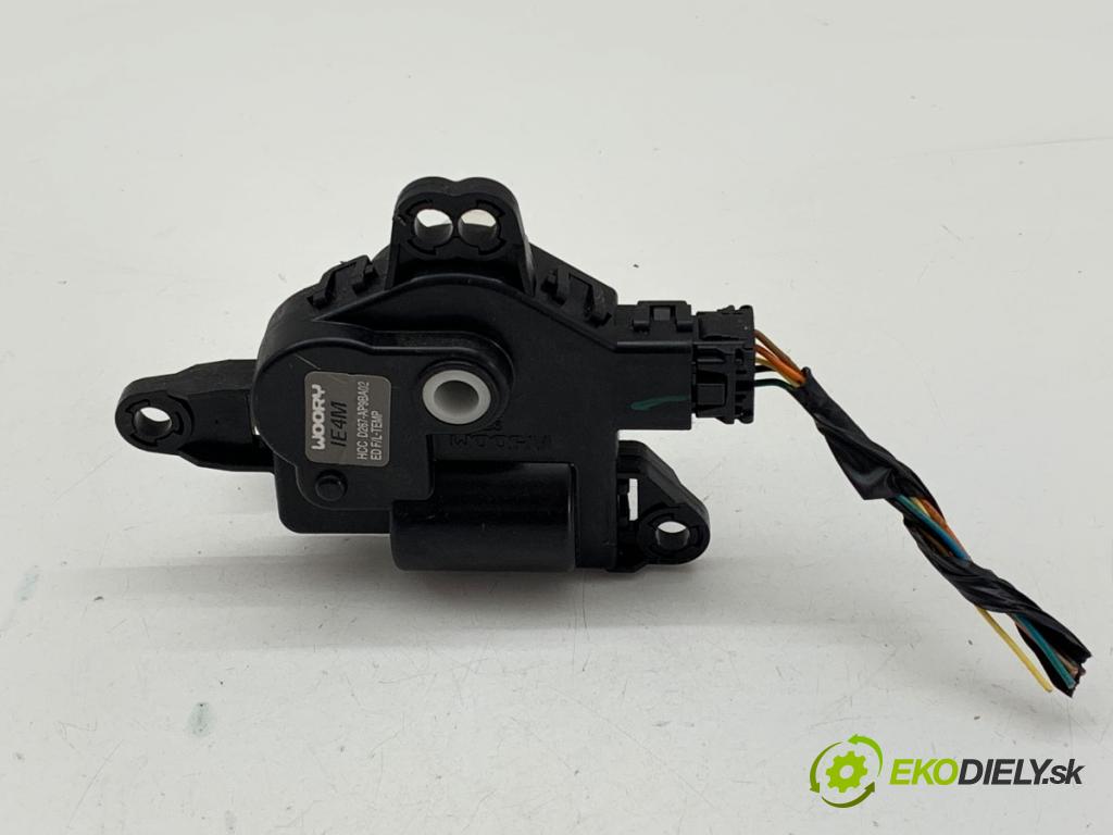 HYUNDAI i30 liftback 2013 73 kW 1.4 1396 Motor kúrenia D267-AP9BA02