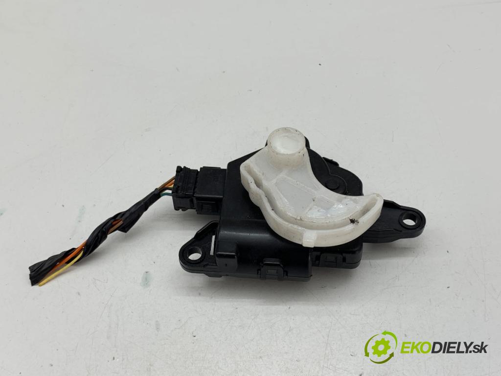 HYUNDAI i30 liftback 2013 73 kW 1.4 1396 Motor kúrenia D267-AP9BA02