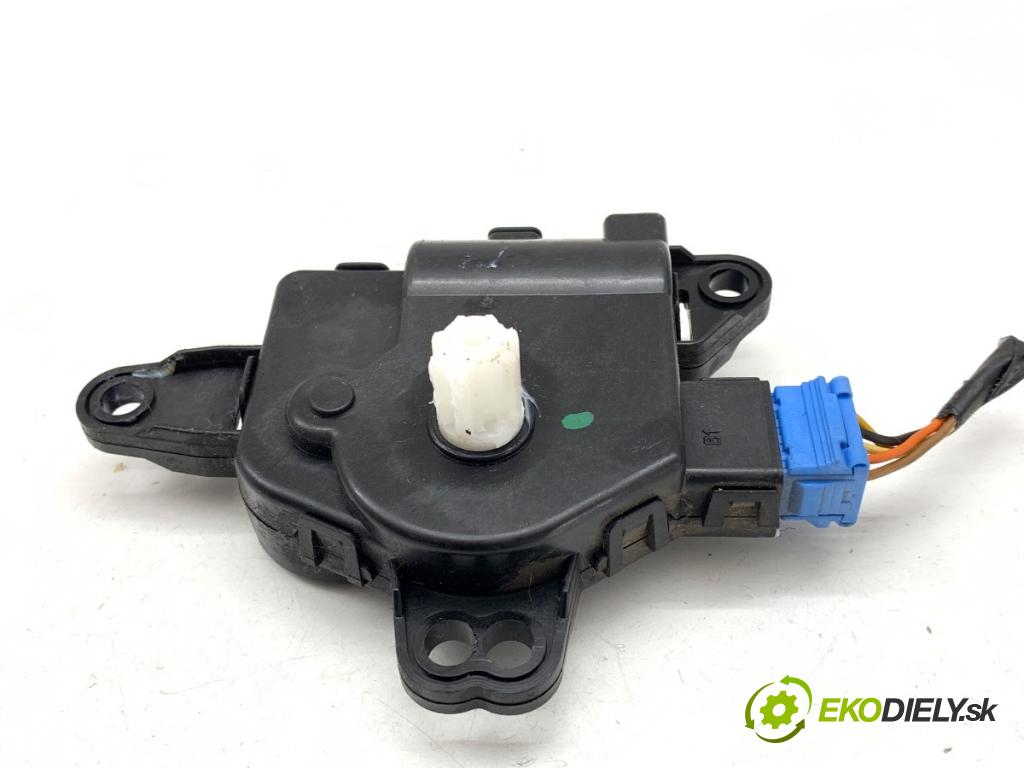 HYUNDAI i30 liftback 2013 73 kW 1.4 1396 Motor kúrenia D266-EB9AA01