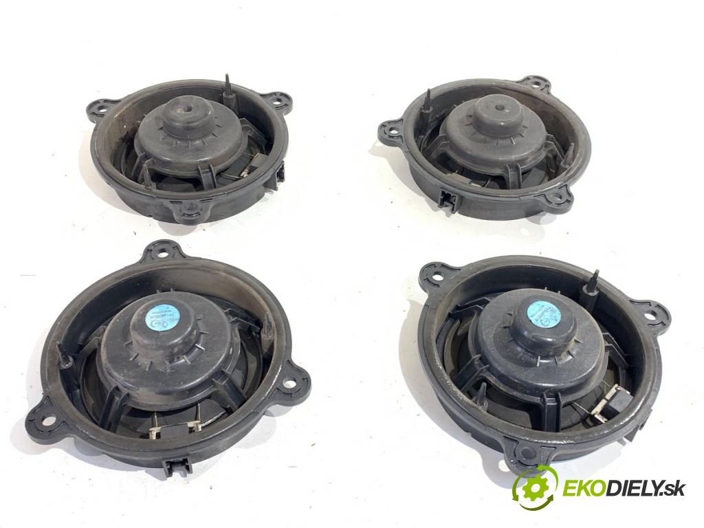 RENAULT MEGANE III liftback 2009 81 kW 1.6 16V (BZ1B, BZ1H) 1598 reproduktory 281440002R
