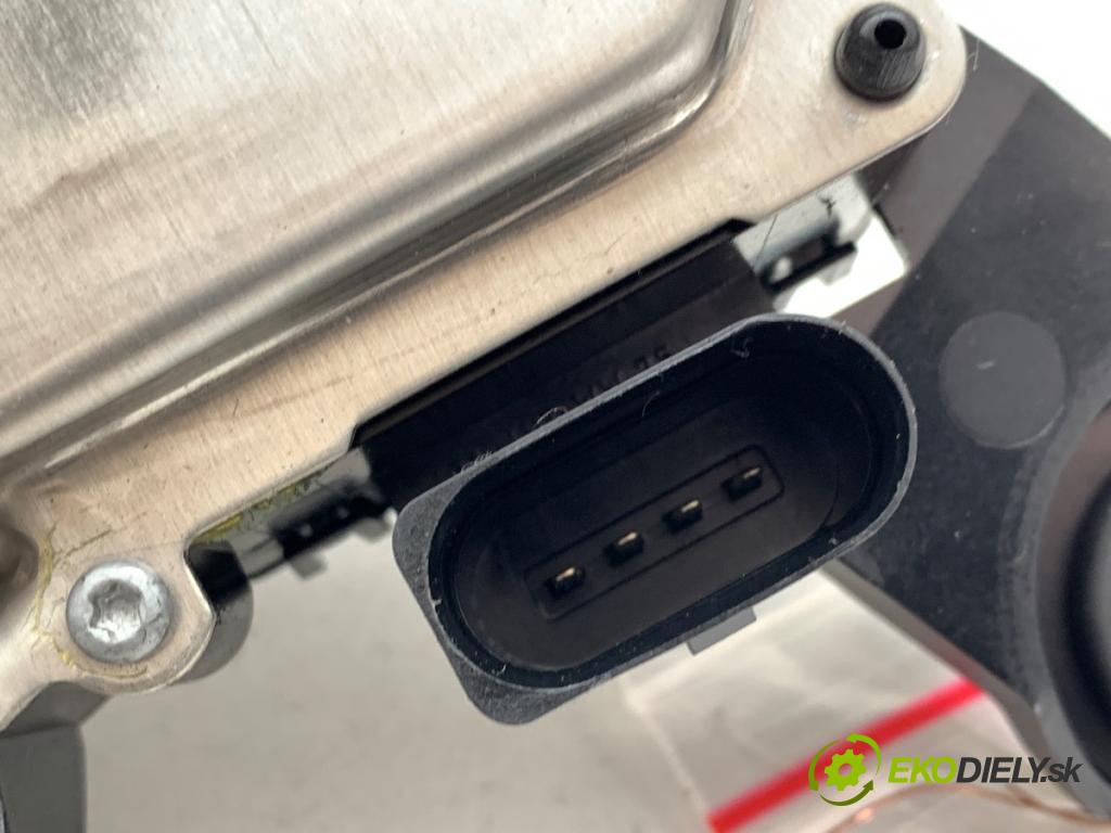 AUDI Q3 I SUV 2017 110 kW 2.0 TDI 1968 Motor stieračov zad 4G9955711C