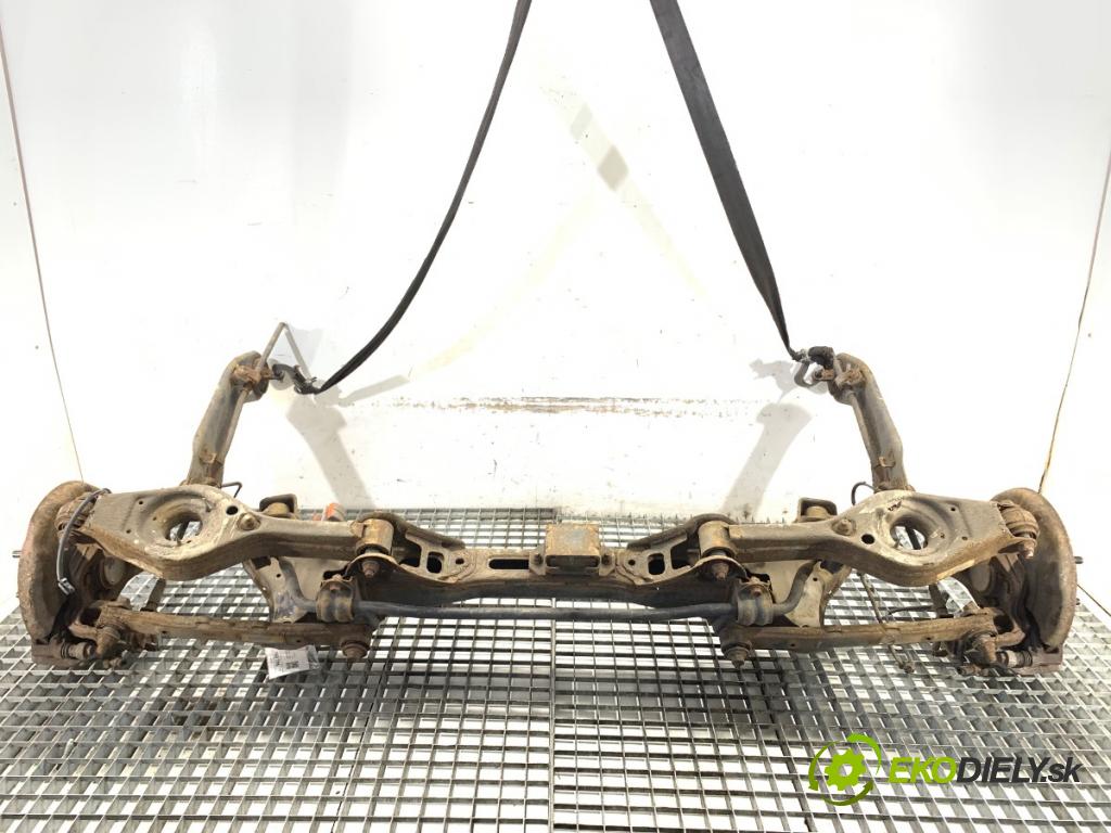 HYUNDAI i30 liftback 2013 73 kW 1.4 1396 Výstuha zad