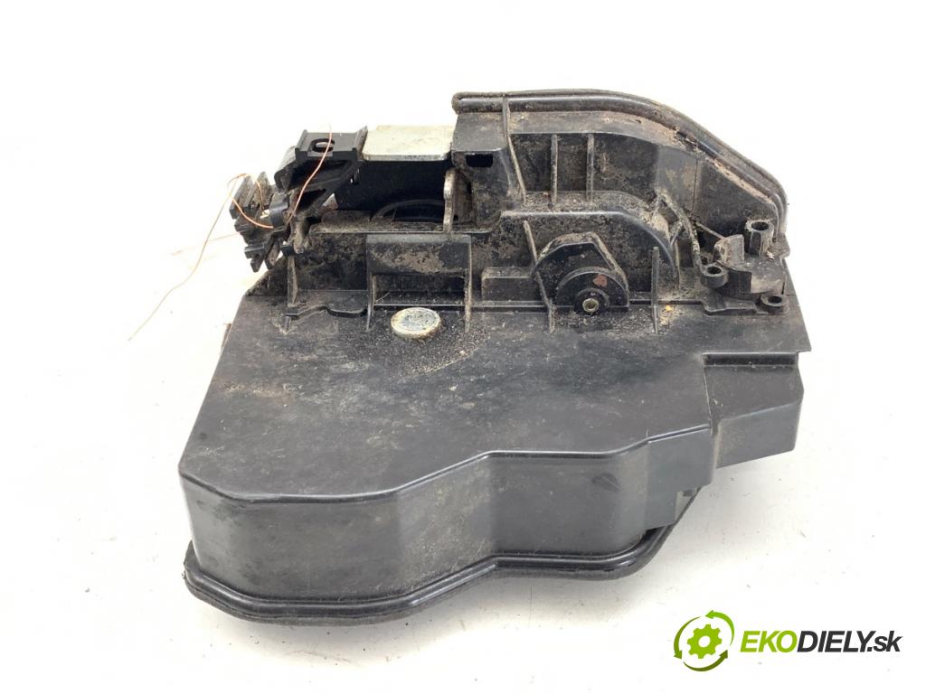 BMW F31 Kombi 2014 135 kW 320 d 1995 zámok dveře pravý přední část 7229458