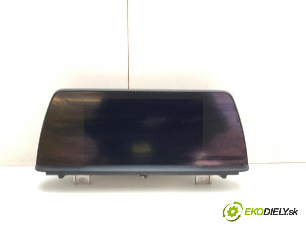 BMW F31 Kombi 2014 135 kW 320 d 1995 Dislpej 9292247 (Prístrojová doska)