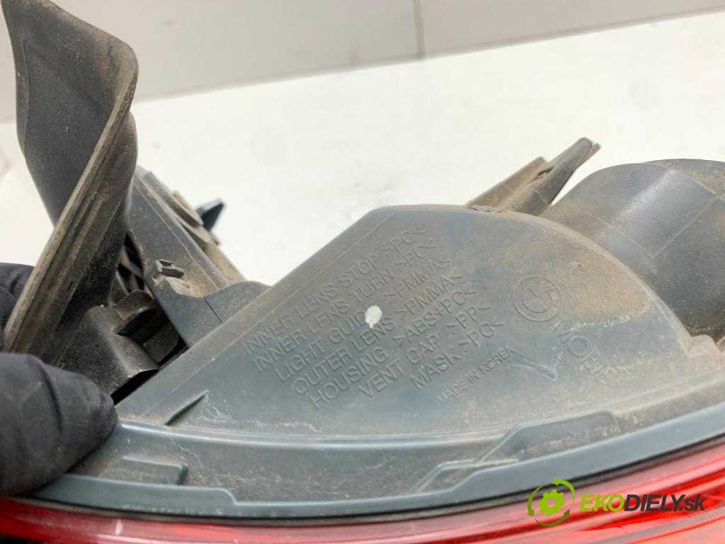 BMW F31 Kombi 2014 135 kW 320 d 1995 Svetlo pravy zad