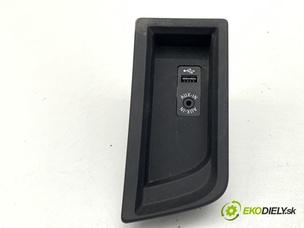 BMW F31 Kombi 2014 135 kW 320 d 1995 HNÍZDO: USB 9207357