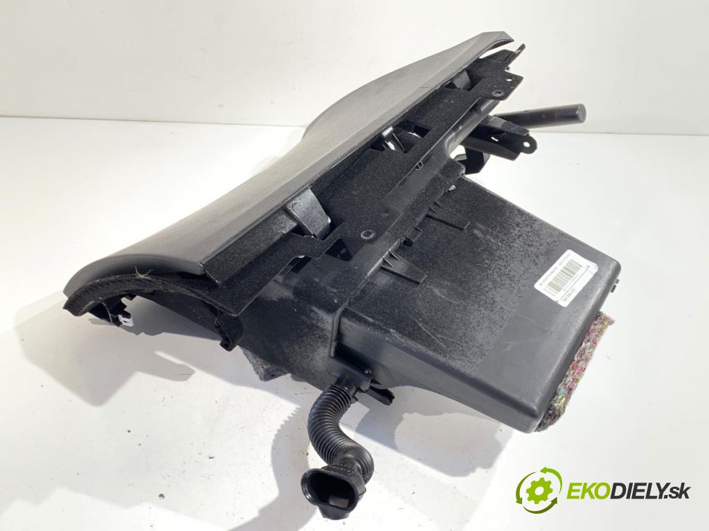 DS DS 7 SUV 2022 133 kW PureTech 180 (J45GFU) 1598 Priehradka, kastlík spolujazdca  (Priehradka (kastlík))