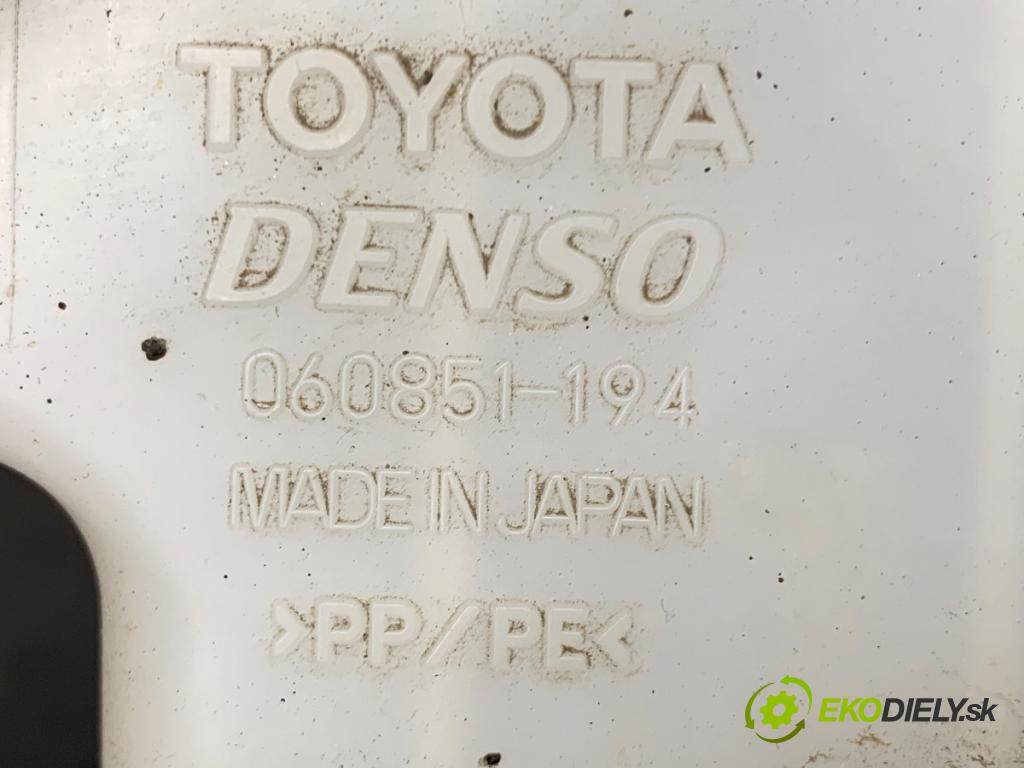 TOYOTA YARIS II liftback 2007 98 kW 1.8 VVTi (ZSP90_) 1798 Nádržka ostrekovačov 060851-194