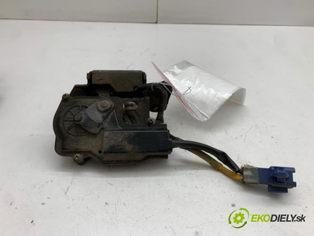 TOYOTA YARIS II liftback 2007 98 kW 1.8 VVTi (ZSP90_) 1798 zámok dveří zadní část