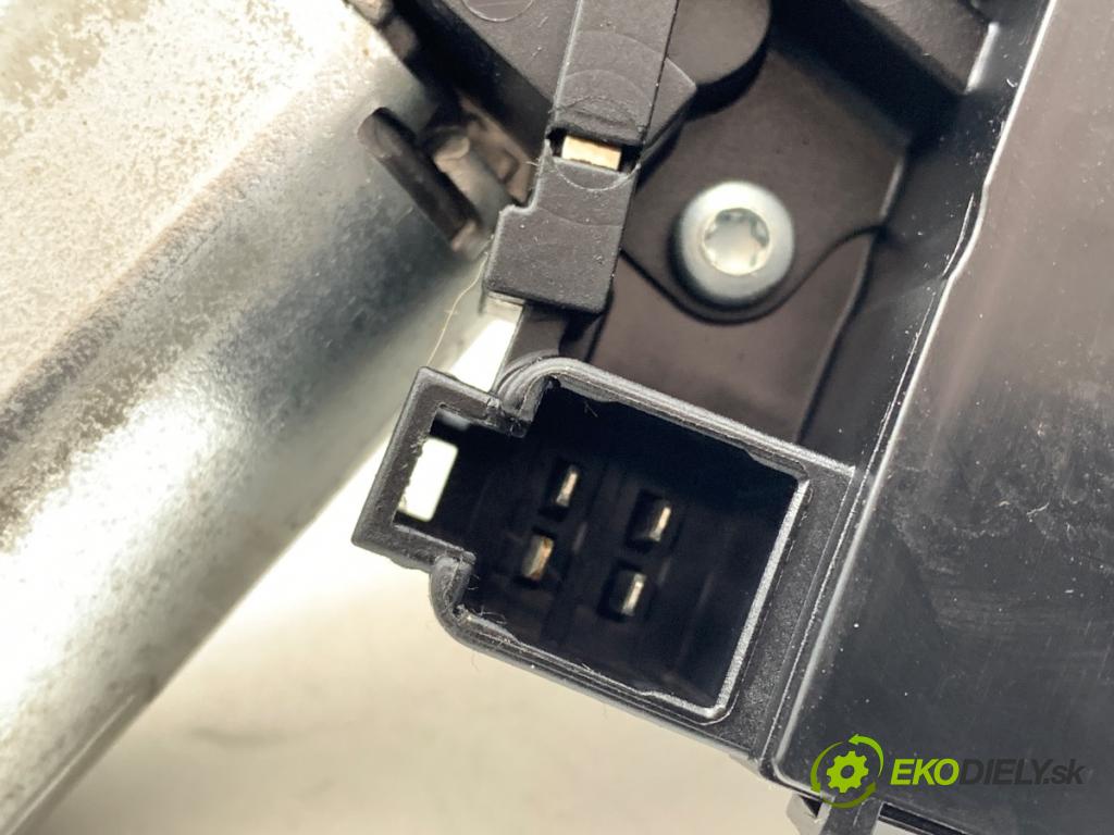 TOYOTA YARIS II liftback 2007 64 kW 1.3 VVT-i (SCP90_) 1298 Motor stieračov zad 85130-0D020-F