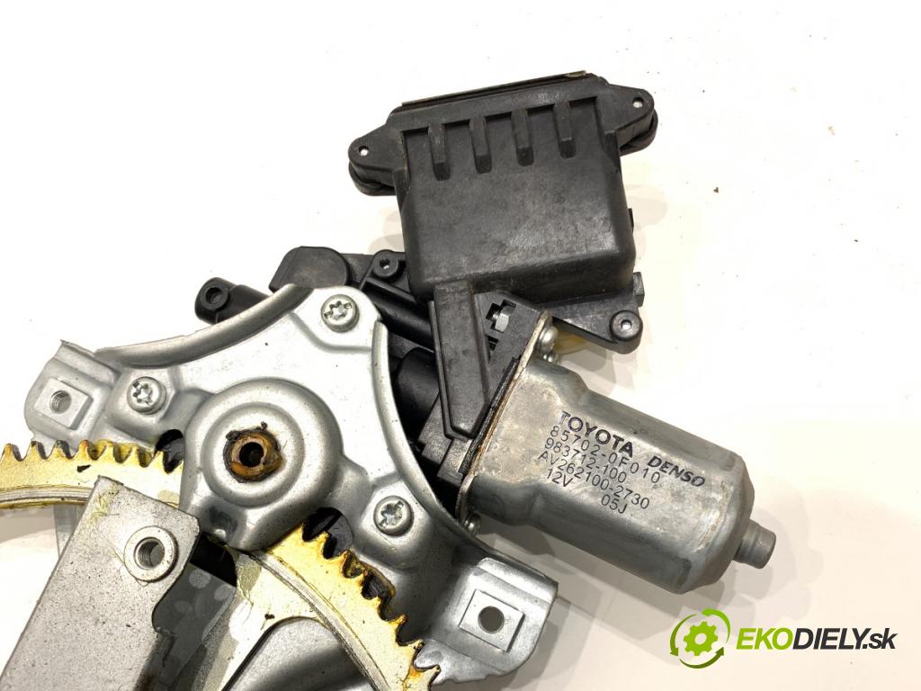 TOYOTA YARIS II liftback 2007 64 kW 1.3 VVT-i (SCP90_) 1298 Mechanizmus okna ľavy predný 85702-0F010