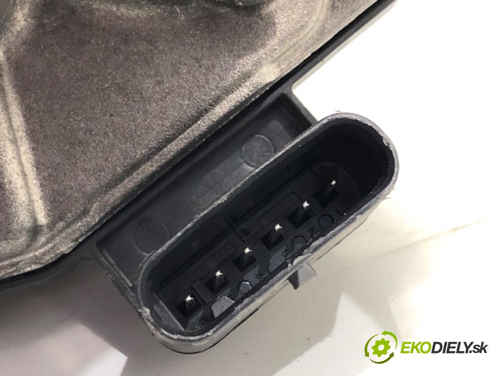 BMW G02 SUV 2024 265 kW M40 i xDrive 2998 Škrtiaca klapka 8667415 (Škrtiaca klapka)