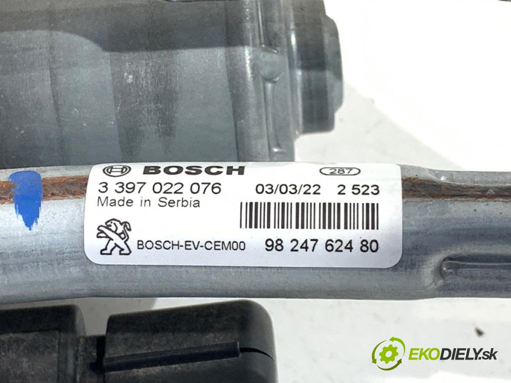 DS DS 7 SUV 2022 133 kW PureTech 180 (J45GFU) 1598 Mechanizmus stieračov predný 9824762480 (Motorček stieračov predný)