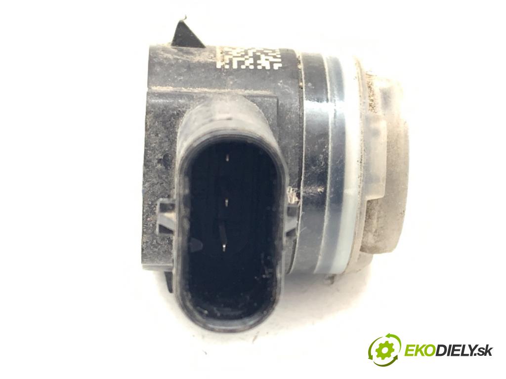DS DS 7 SUV 2022 133 kW PureTech 180 (J45GFU) 1598 Snímač PDC 9813348377XT