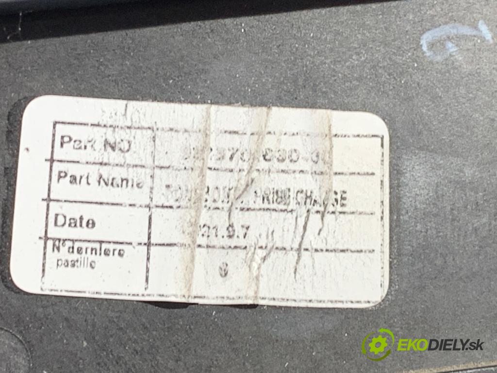 DS DS 7 SUV 2022 133 kW PureTech 180 (J45GFU) 1598 dvířka konektora NABÍJENÍ: 9834108180