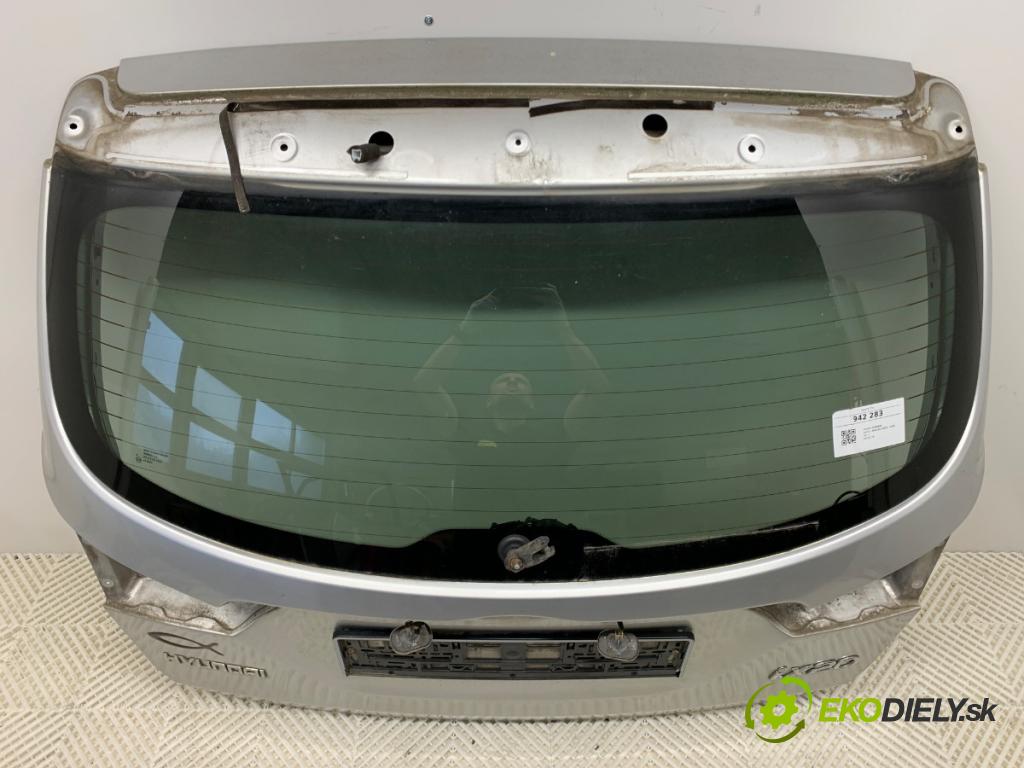 HYUNDAI ix20 liftback 2011 92 kW 1.6 1591 kapota zad