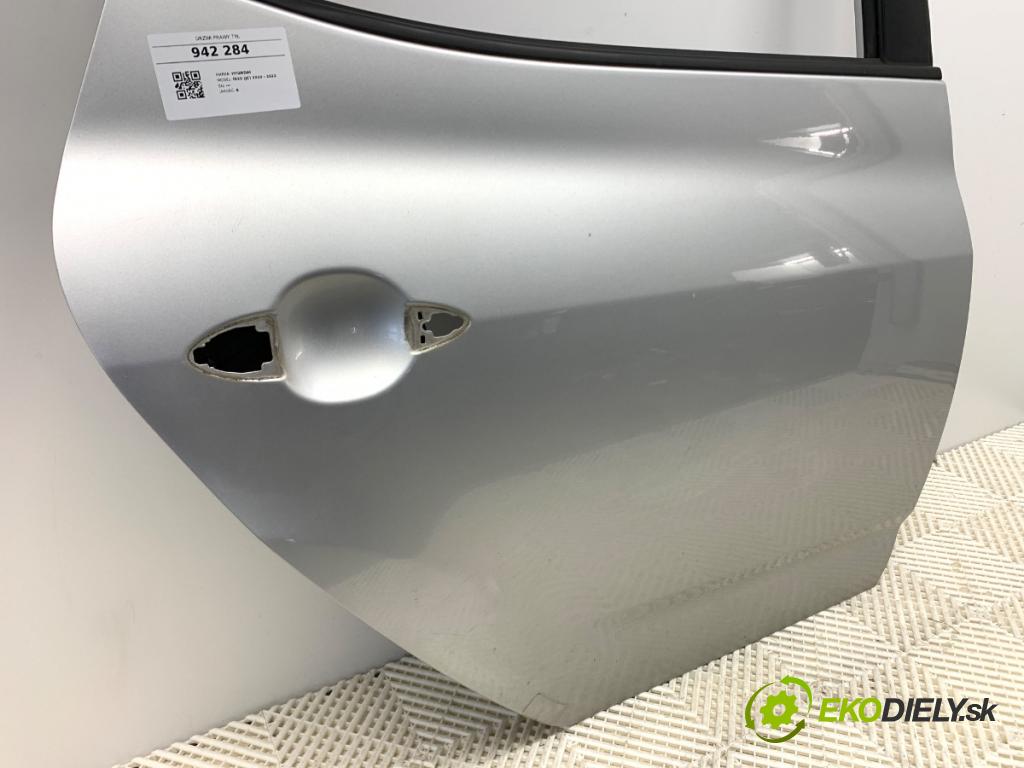 HYUNDAI ix20 liftback 2011 92 kW 1.6 1591 dveře pravý zadní část