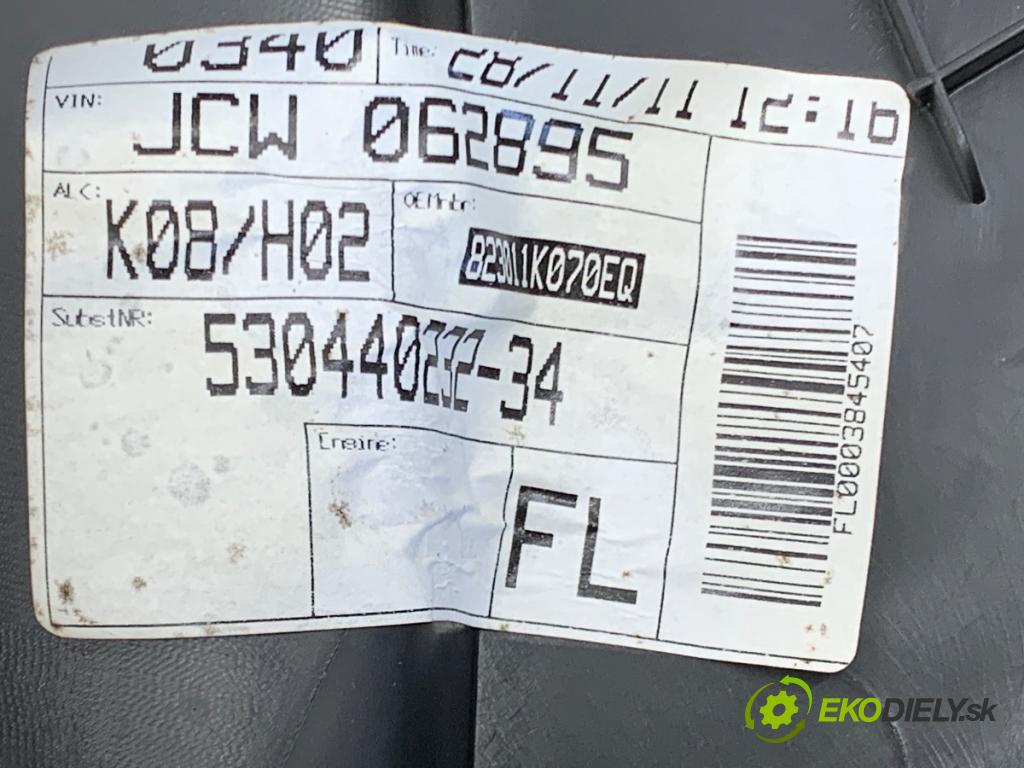 HYUNDAI ix20 liftback 2011 92 kW 1.6 1591 čalúnenie Dvere ľavy predný 530440232-34