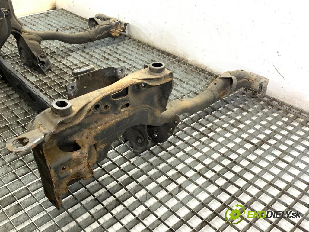 AUDI A6 C7 sedan 2011 180 kW 3.0 TDI quattro 2967 výztuha pod motor 4G0399252B (Přední výztuha)
