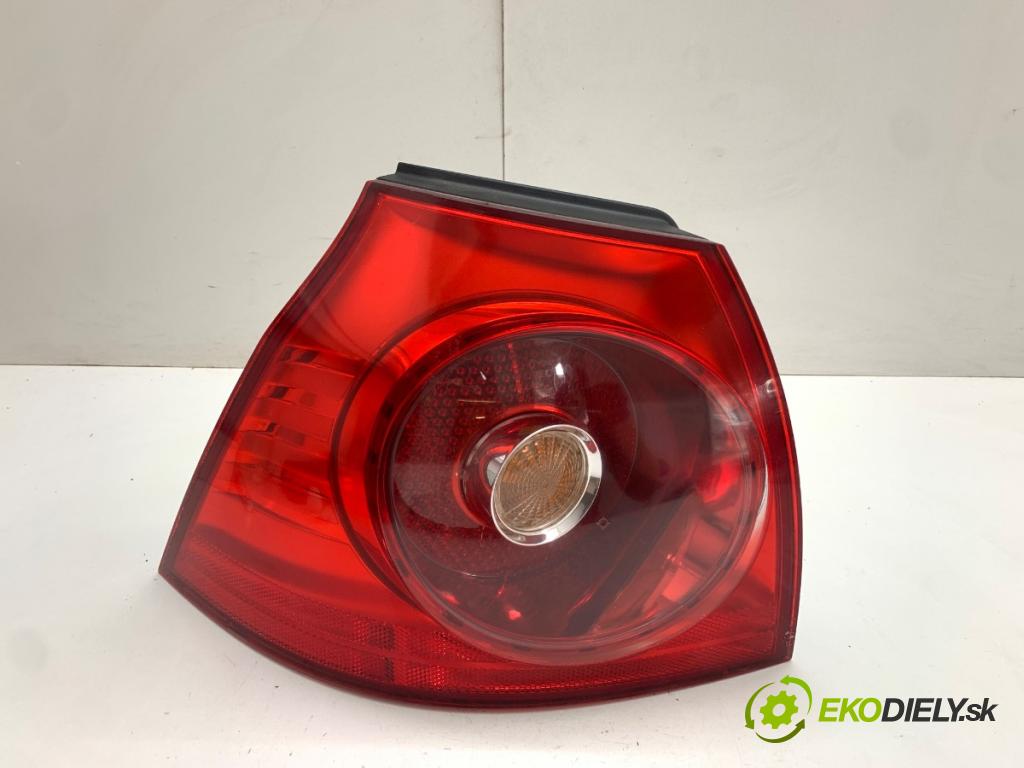 VW GOLF V liftback 2003 85 kW 1.6 FSI 1598 světlo levý zadní část 1K6945095E